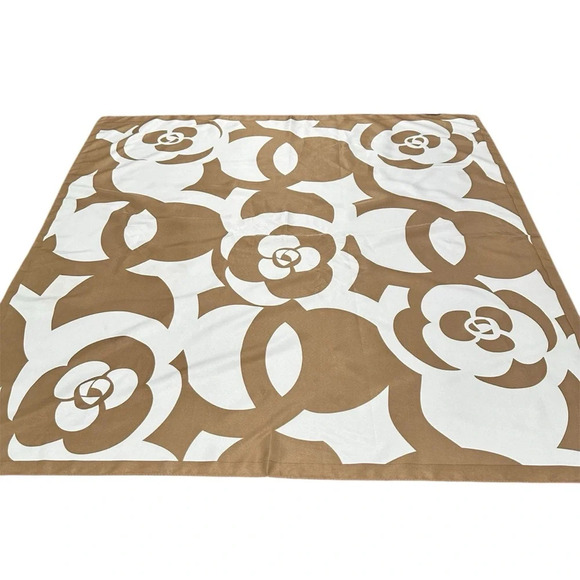 Beautiful print scarf - Picture 1 of 8